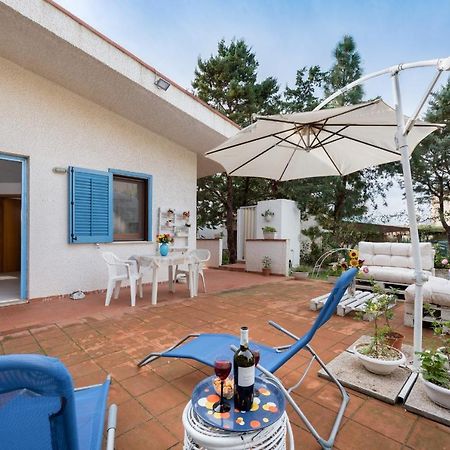 B&B Villa Il Carrubo San Vito Lo Capo Exteriör bild