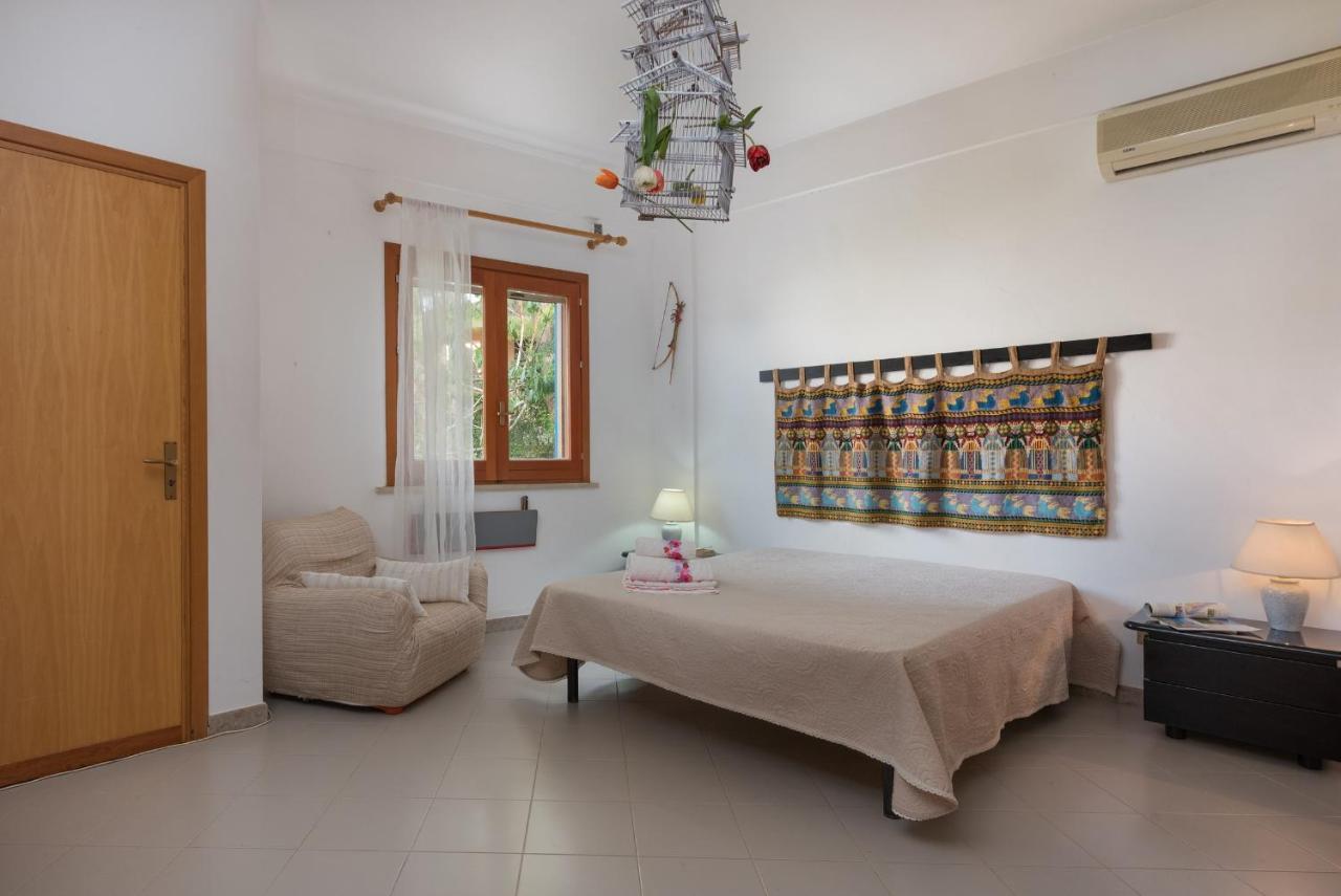 B&B Villa Il Carrubo San Vito Lo Capo Exteriör bild