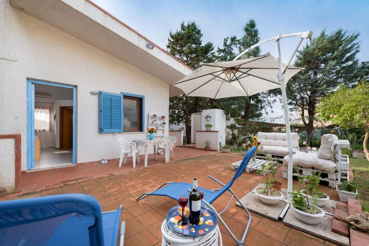 B&B Villa Il Carrubo San Vito Lo Capo Exteriör bild