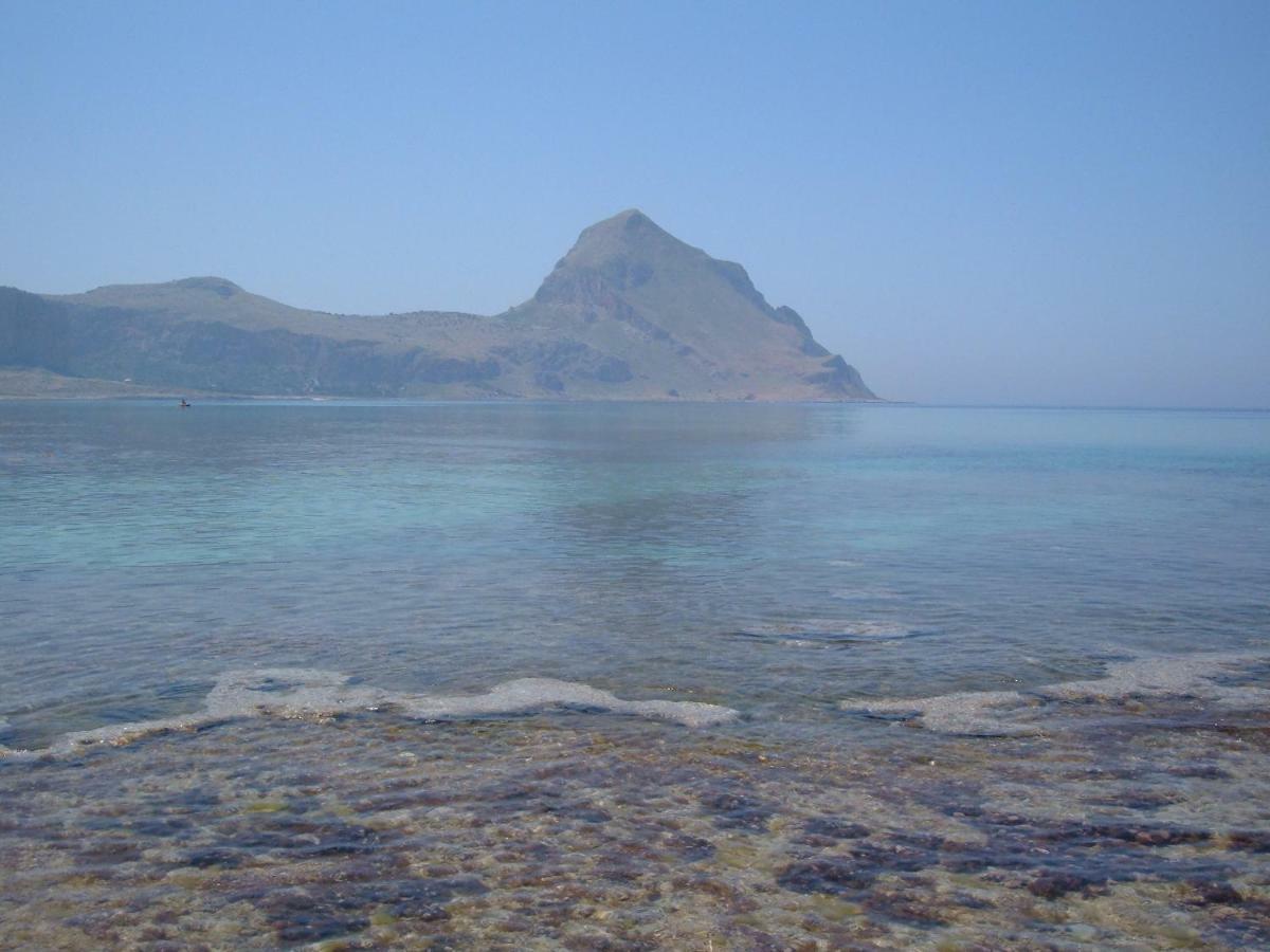 B&B Villa Il Carrubo San Vito Lo Capo Exteriör bild