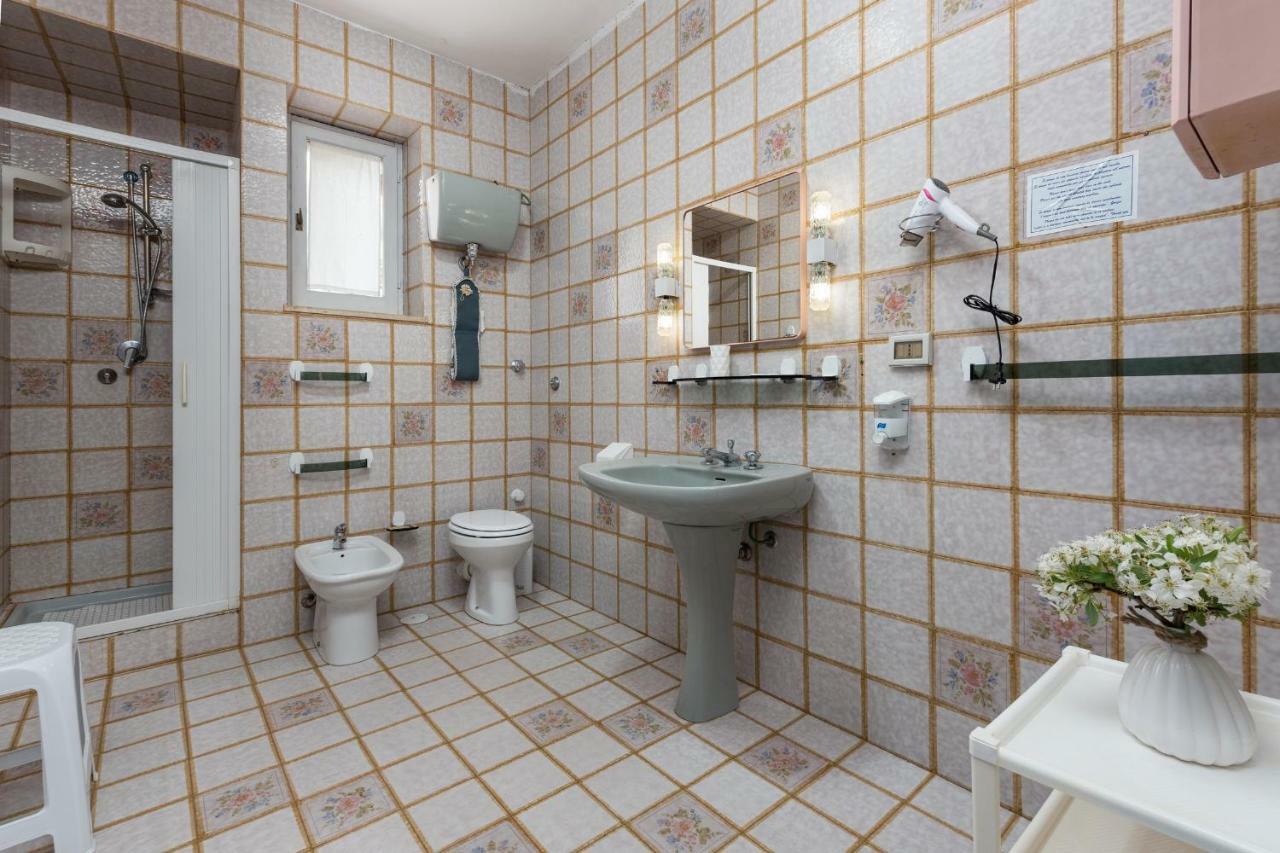 B&B Villa Il Carrubo San Vito Lo Capo Exteriör bild