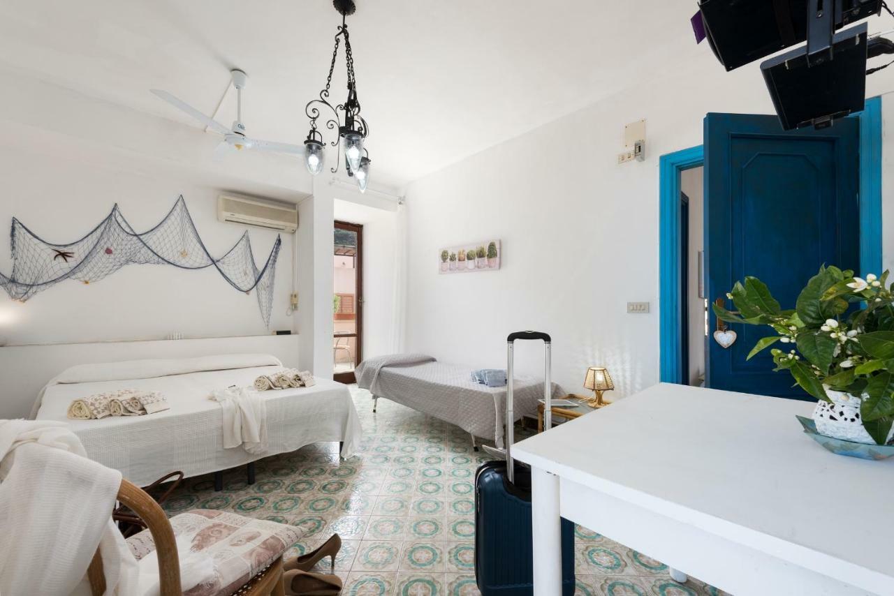 B&B Villa Il Carrubo San Vito Lo Capo Exteriör bild